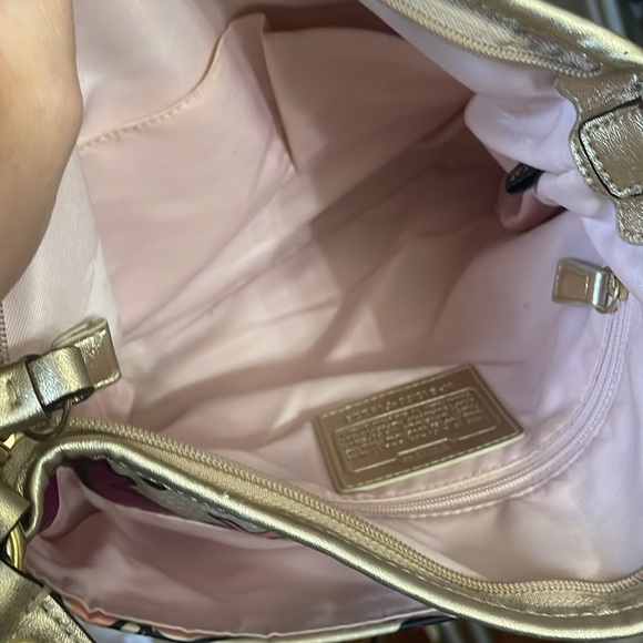 Coach 19229 Poppy Floral crossbody - Picture 4 of 9